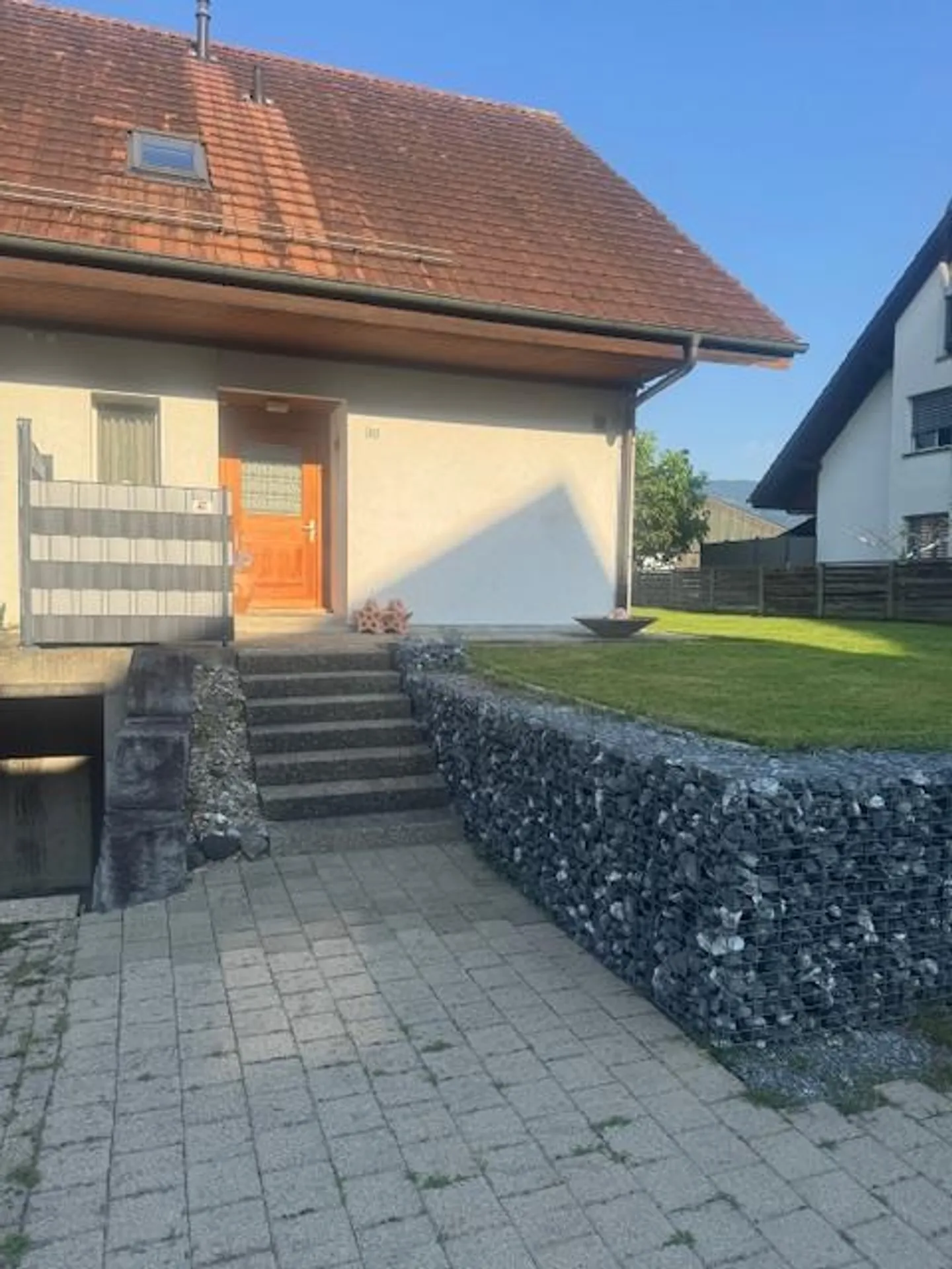 Charmantes Familienhaus mit Garten - Foto 2 von 26