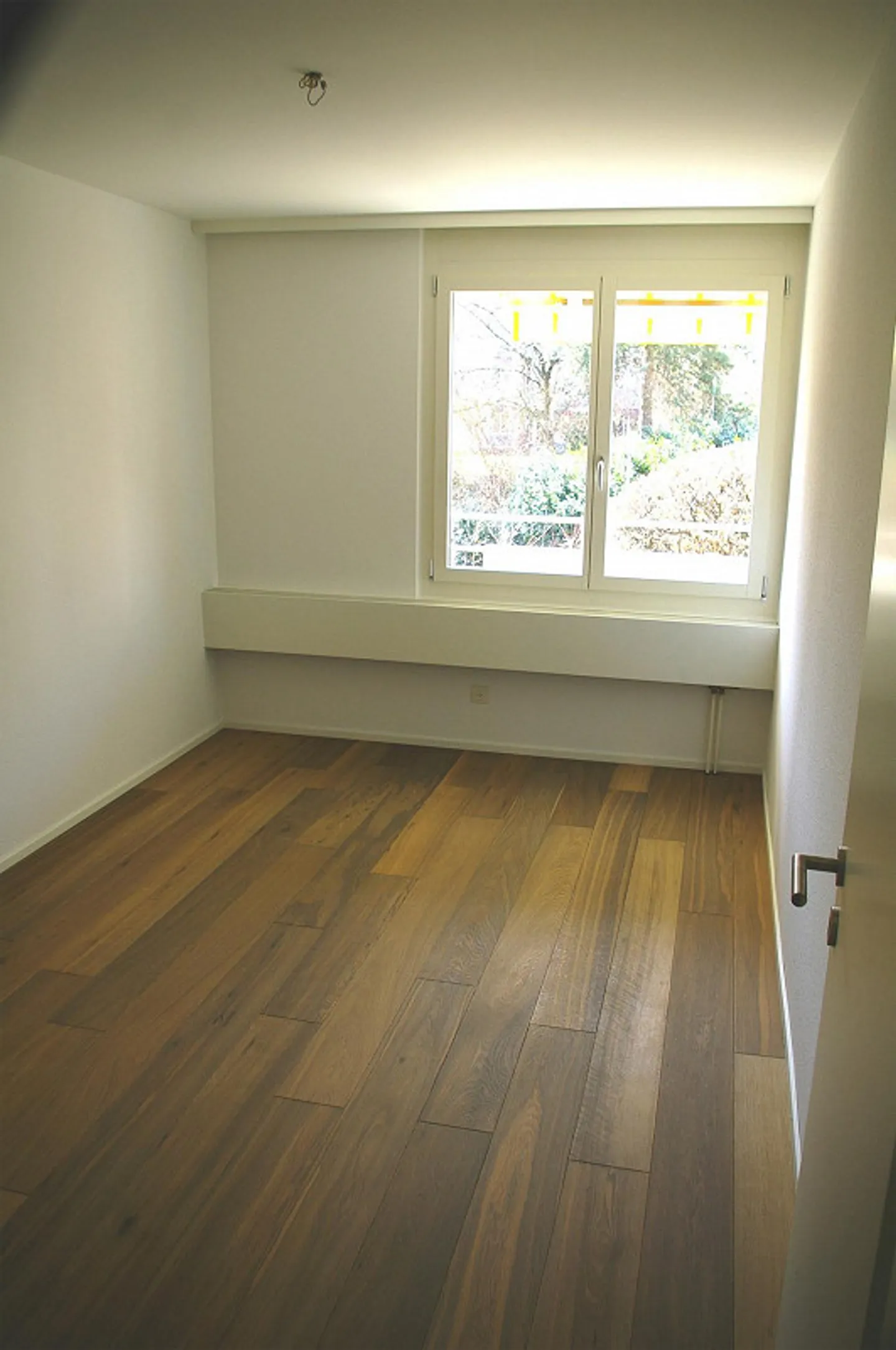 Charmante appartement 3½ pièces avec balcon dans un environnement proche de la nature - Photo 9 sur 12