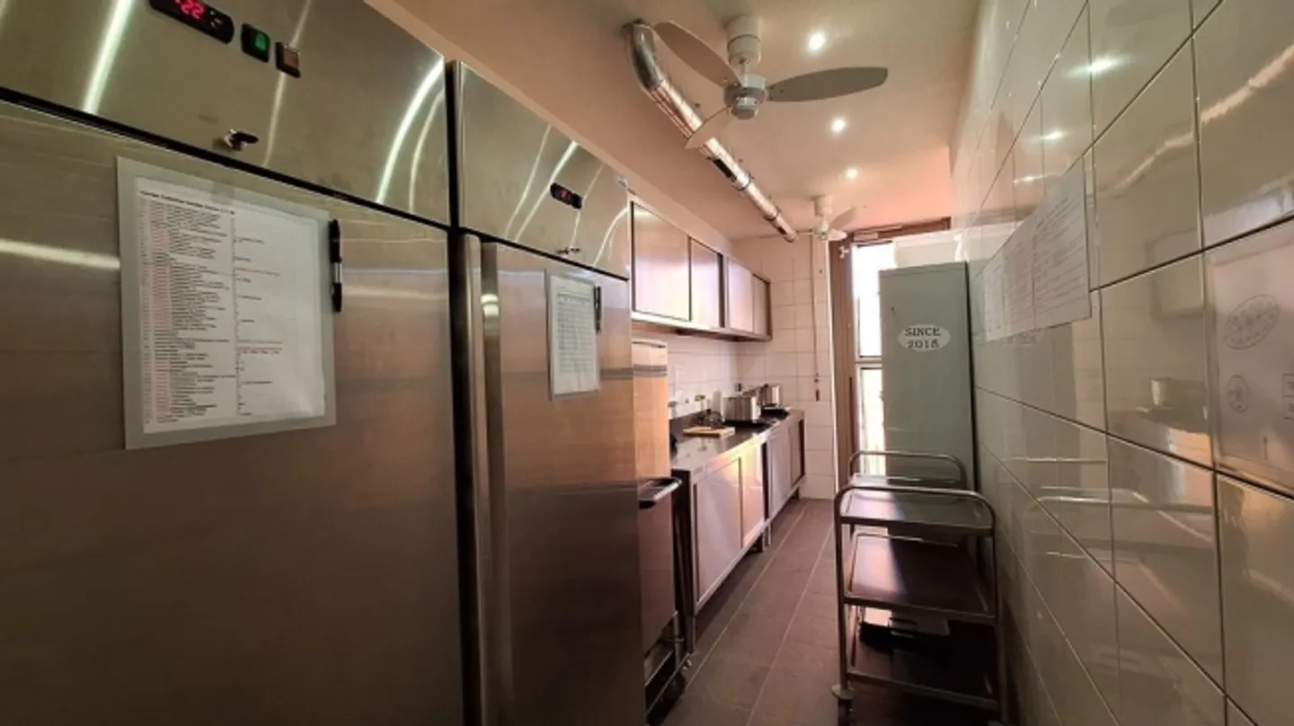 Edificio ad uso misto in affitto - Foto 7 di 10