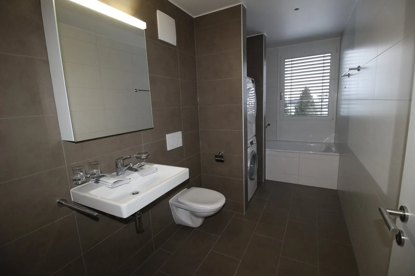 Superb and bright 2½ room apartment - Photo 4 of 13