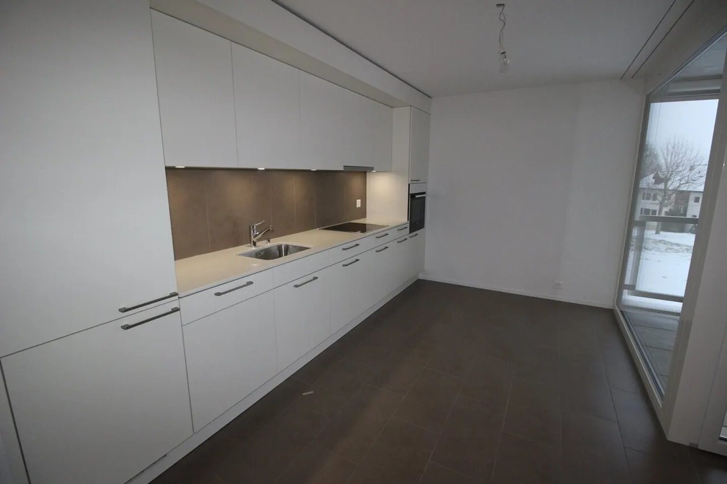 Superb and bright 2½ room apartment - Photo 7 of 13