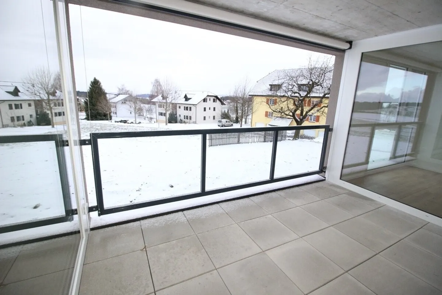 Superb and bright 2½ room apartment - Photo 8 of 13