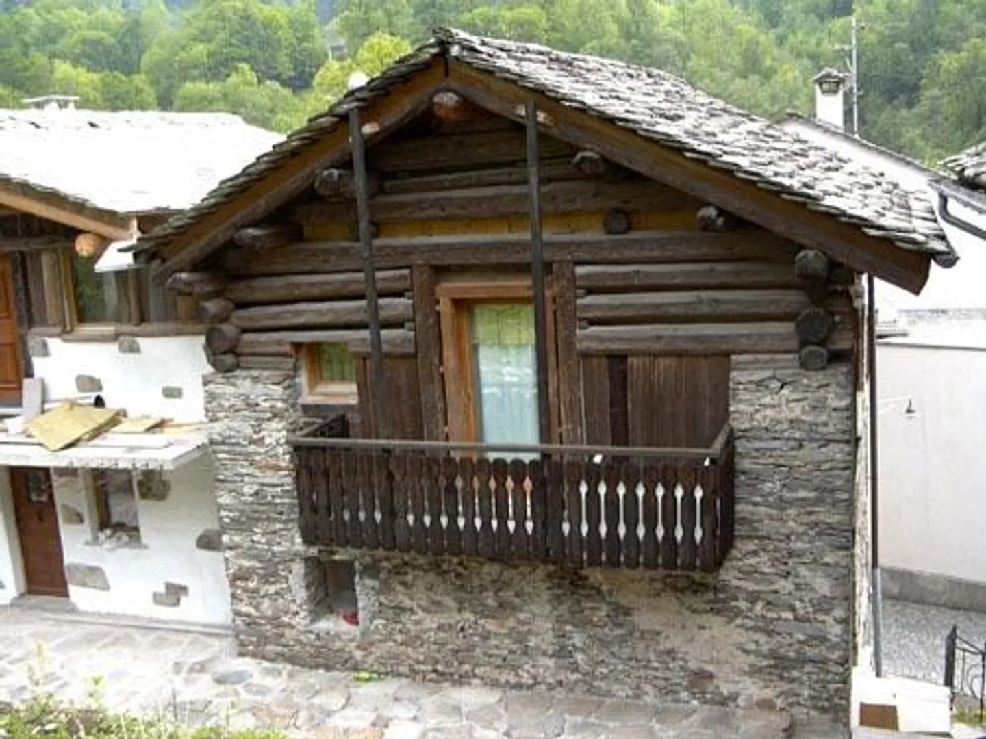 LOCATION MAISON À CASTASEGNA BOSCAIA - Photo 1 sur 5