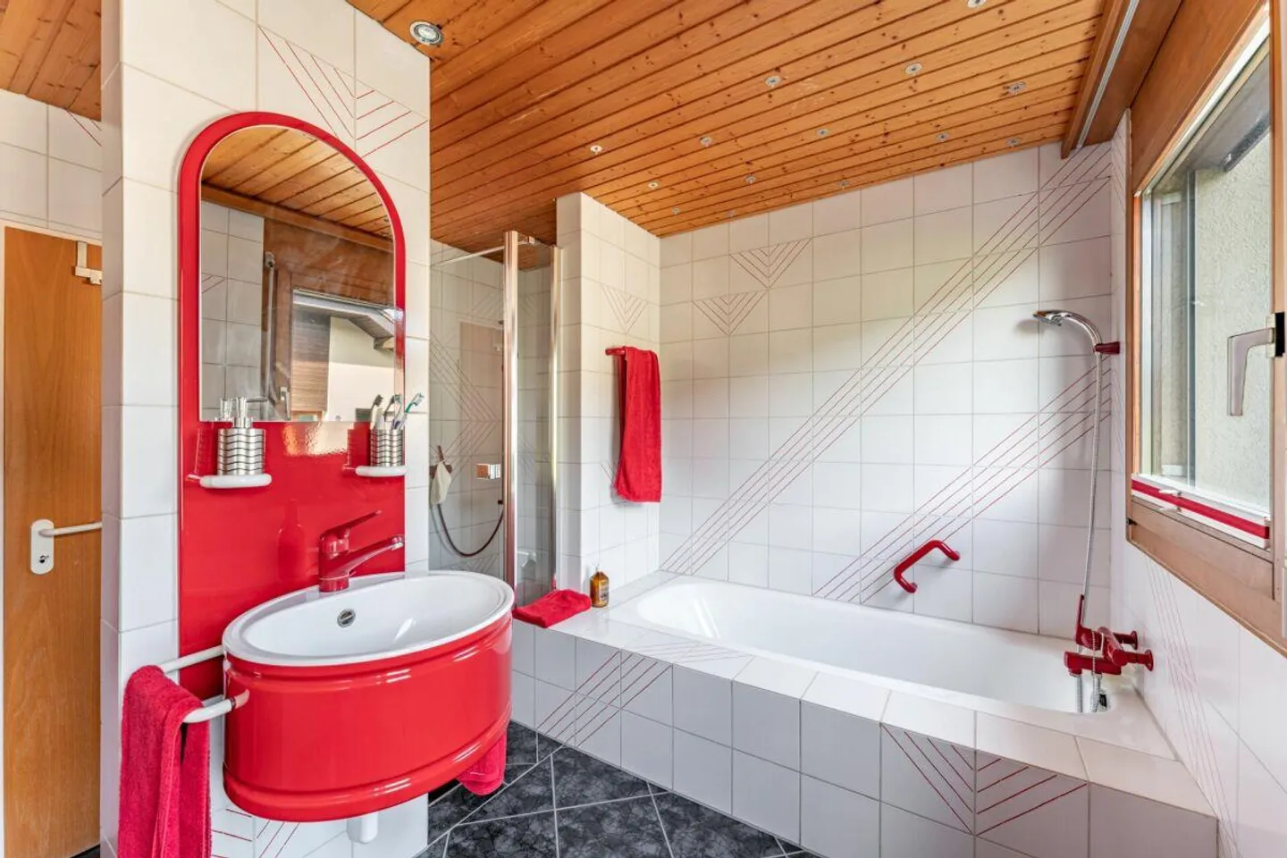 Well-maintained 5.5-room semi-detached family house with large hobby room - Photo 10 of 15