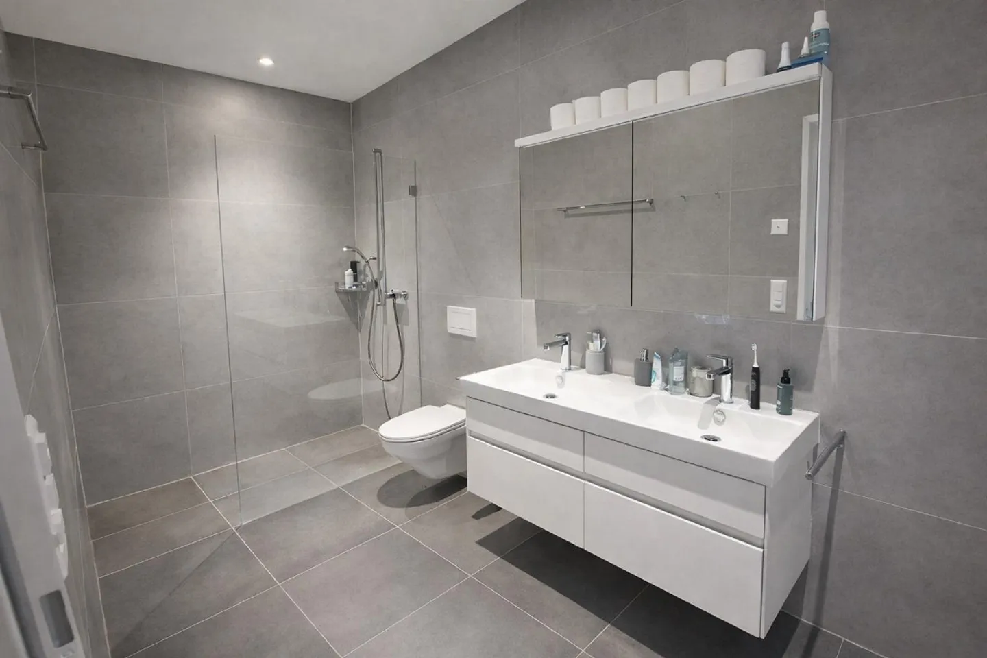 Appartamento esclusivo, quasi nuovo al piano terra con 154 m² di superficie / solo quattro parti - Foto 8 di 10