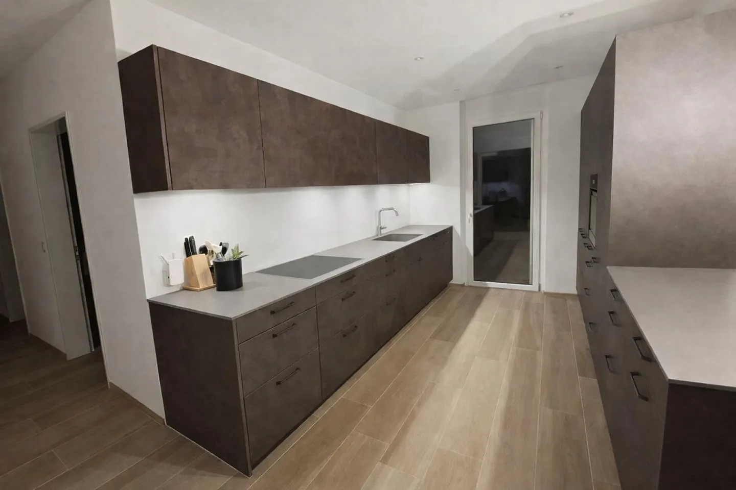 Appartamento esclusivo, quasi nuovo al piano terra con 154 m² di superficie / solo quattro parti - Foto 5 di 10
