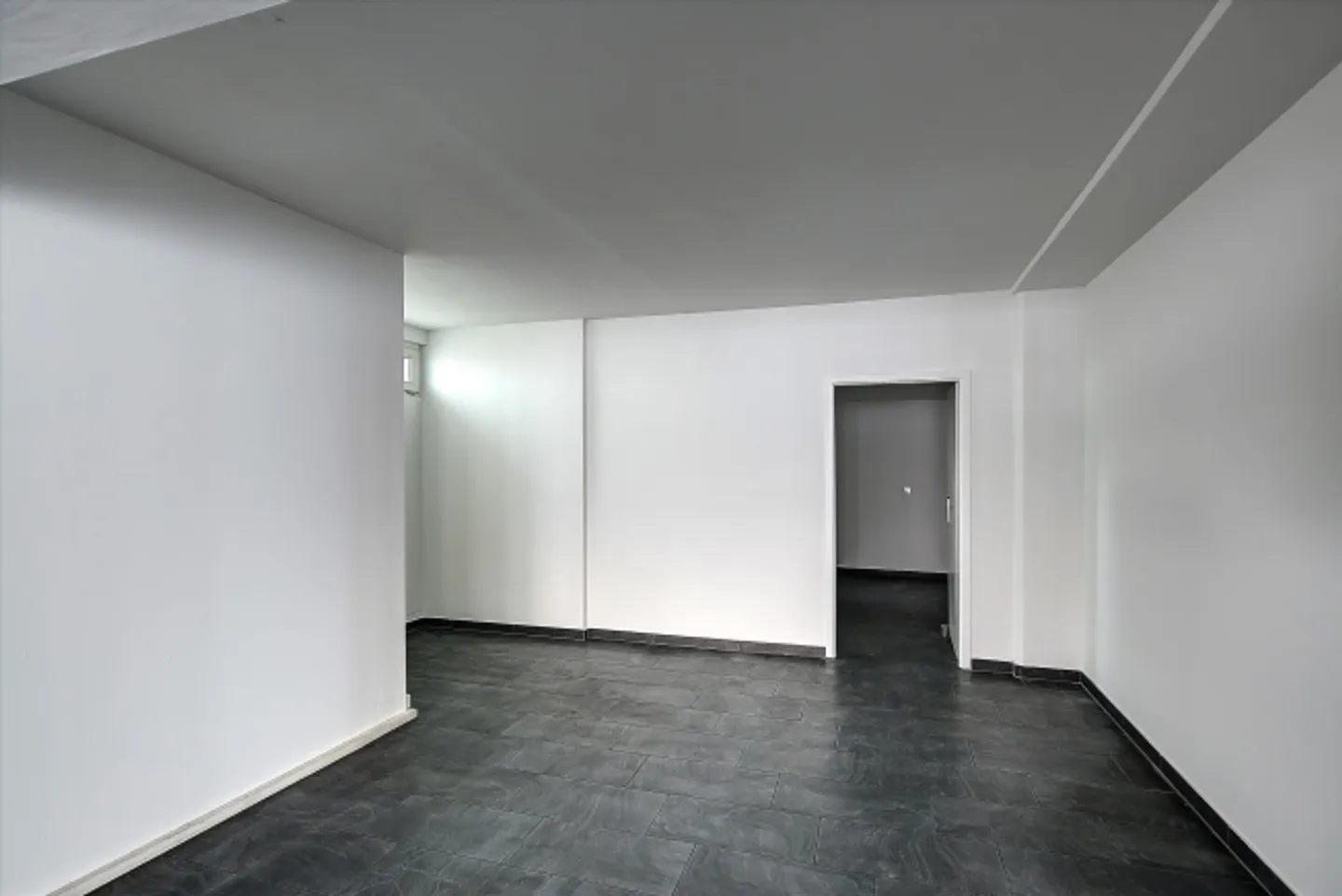 Shop for rent - Photo 2 of 7