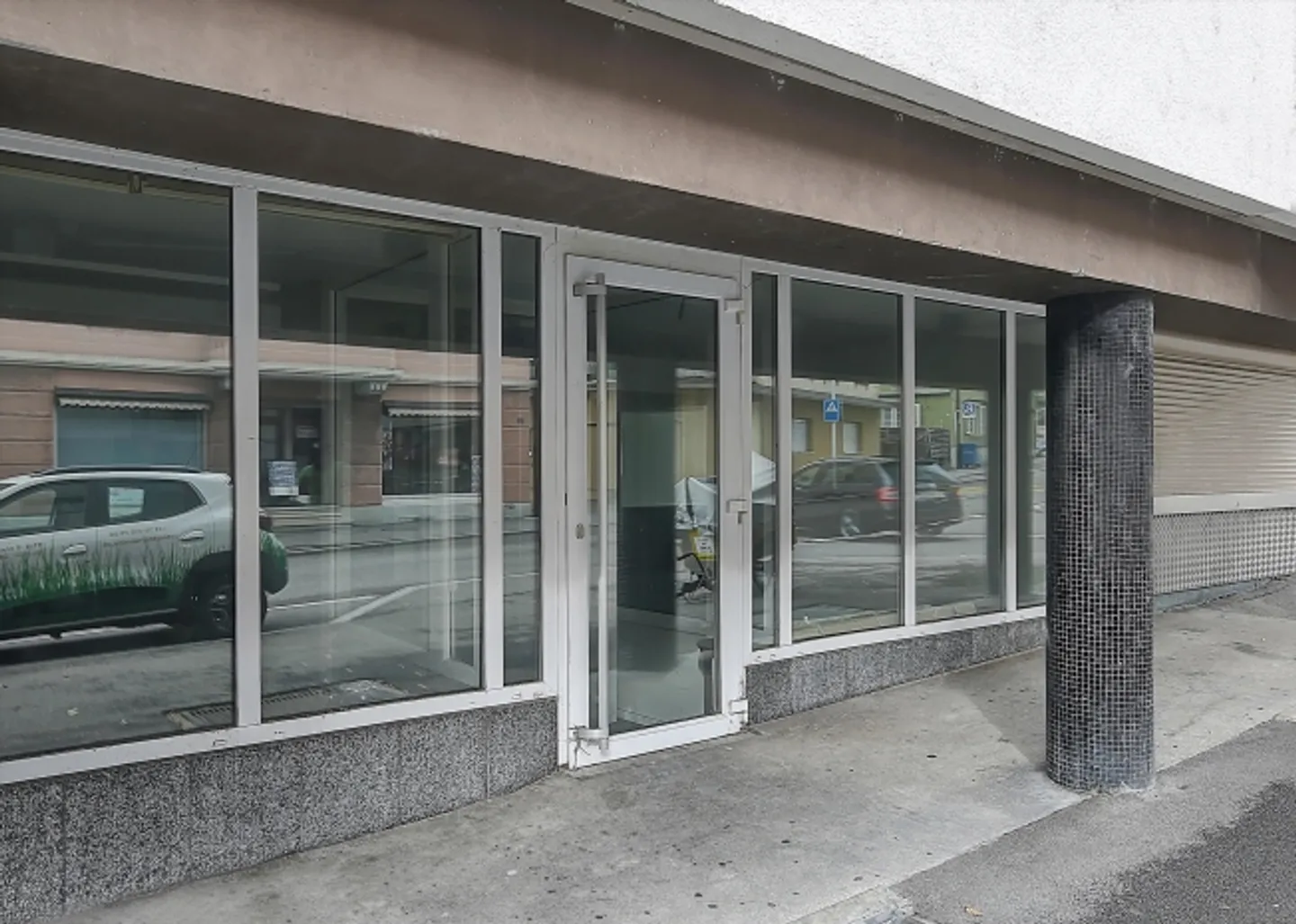 Shop for rent - Photo 7 of 7