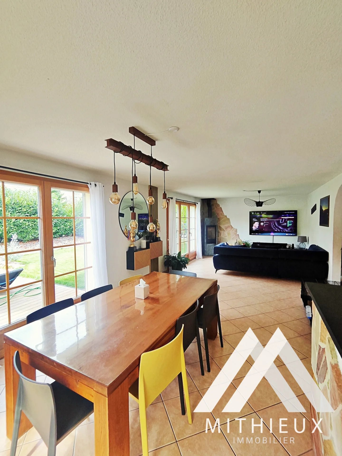 VOLLSTÄNDIGE, HELLER VILLA MIT 5,5 ZIMMERN UND GARTEN - Foto 2 von 22