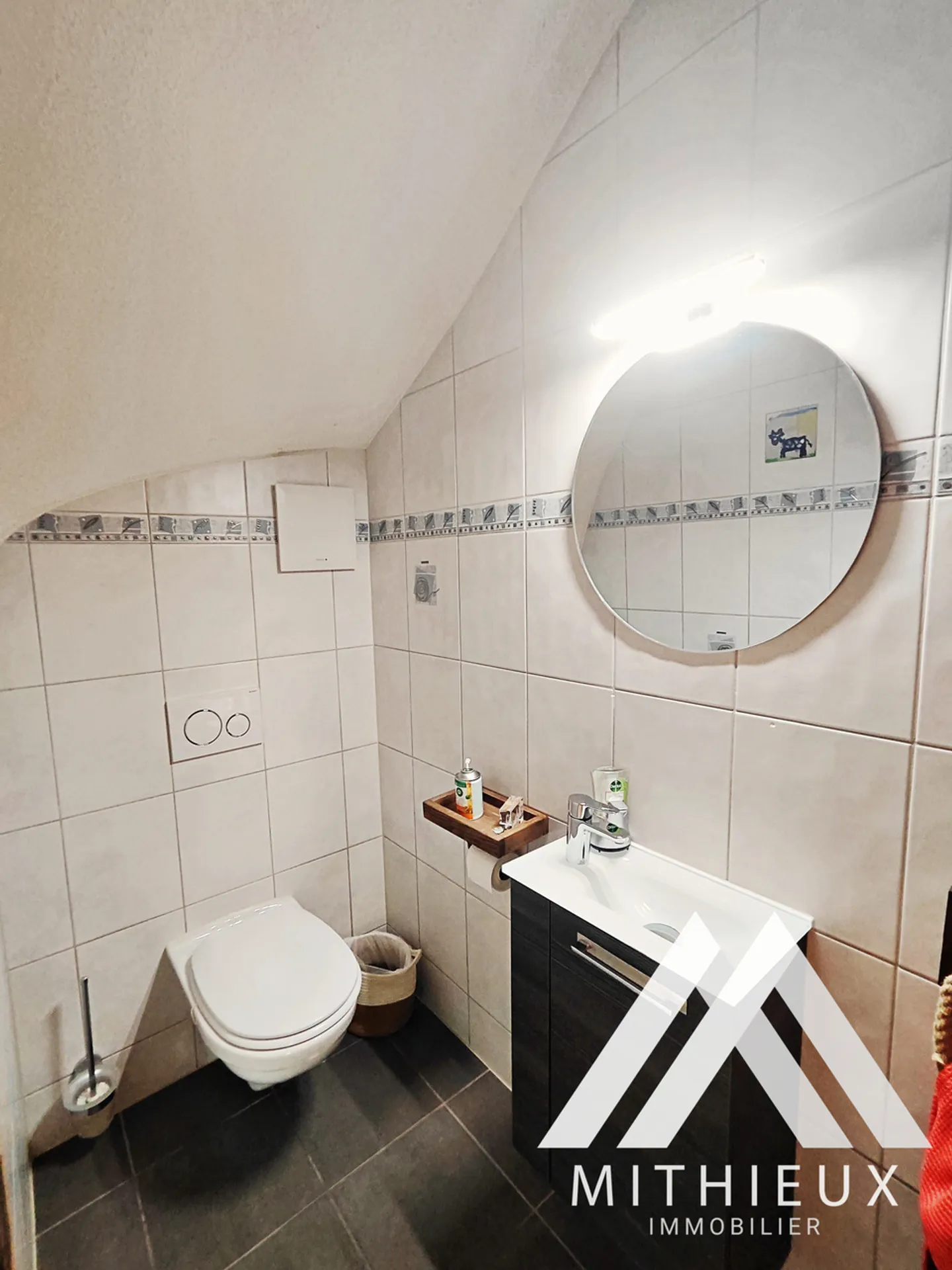 VOLLSTÄNDIGE, HELLER VILLA MIT 5,5 ZIMMERN UND GARTEN - Foto 8 von 22