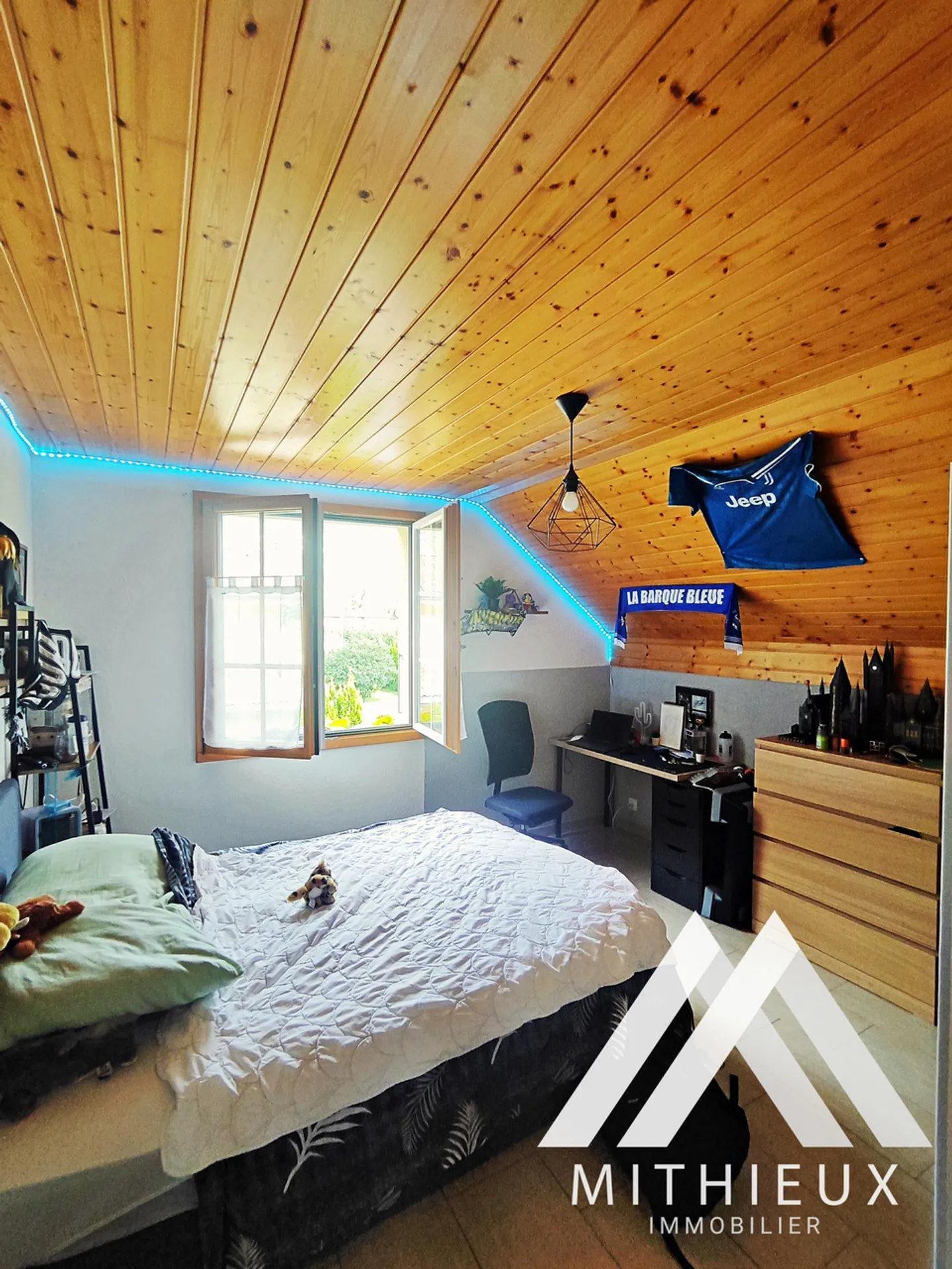 VOLLSTÄNDIGE, HELLER VILLA MIT 5,5 ZIMMERN UND GARTEN - Foto 9 von 22