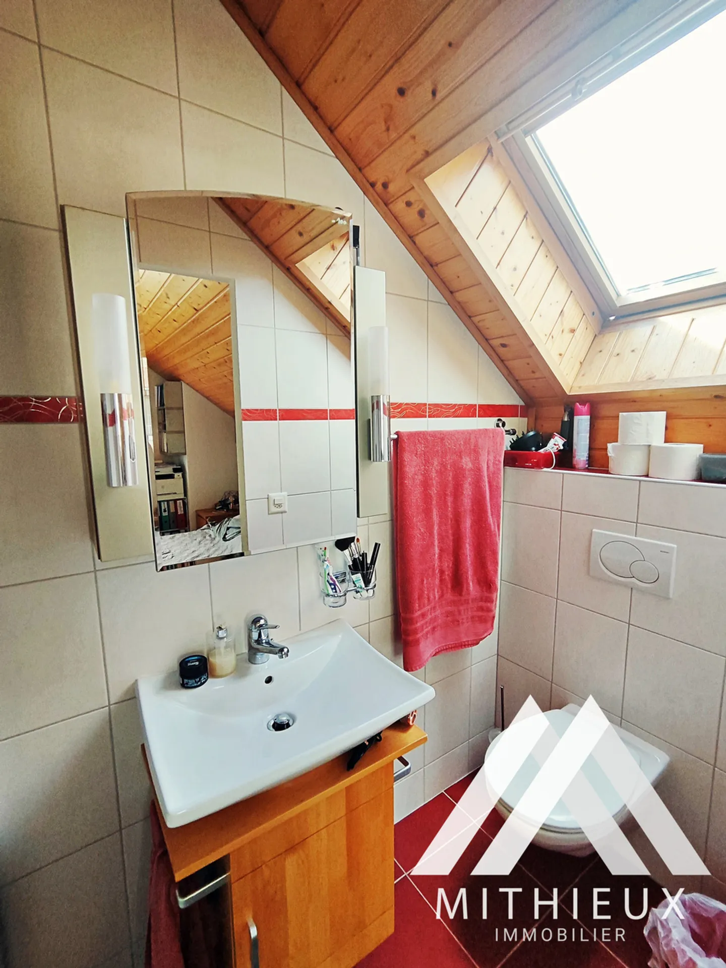 VOLLSTÄNDIGE, HELLER VILLA MIT 5,5 ZIMMERN UND GARTEN - Foto 15 von 22