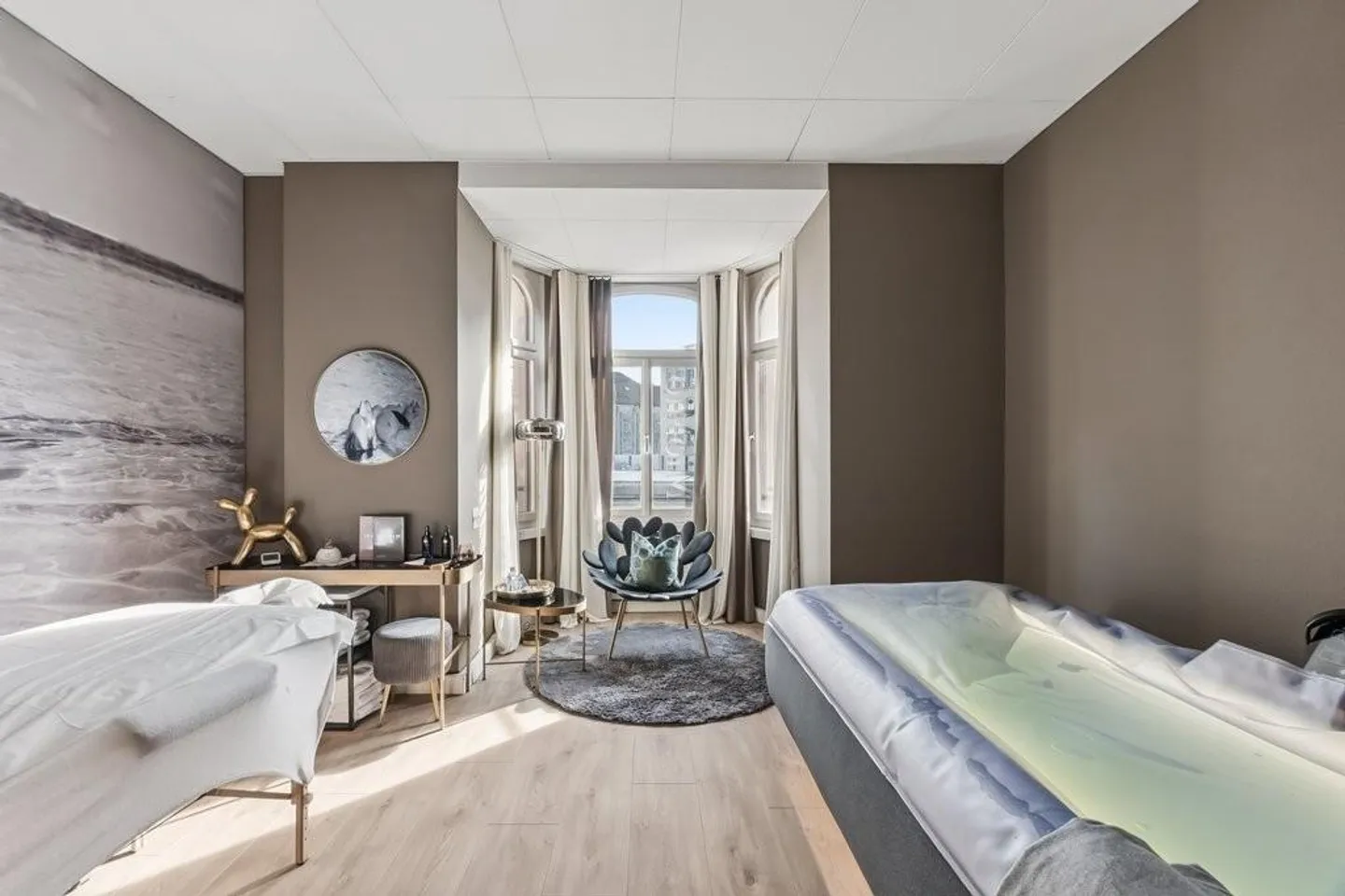 Spazio commerciale con 5 stanze, balcone e posizione centrale a Zurigo - Foto 4 di 11