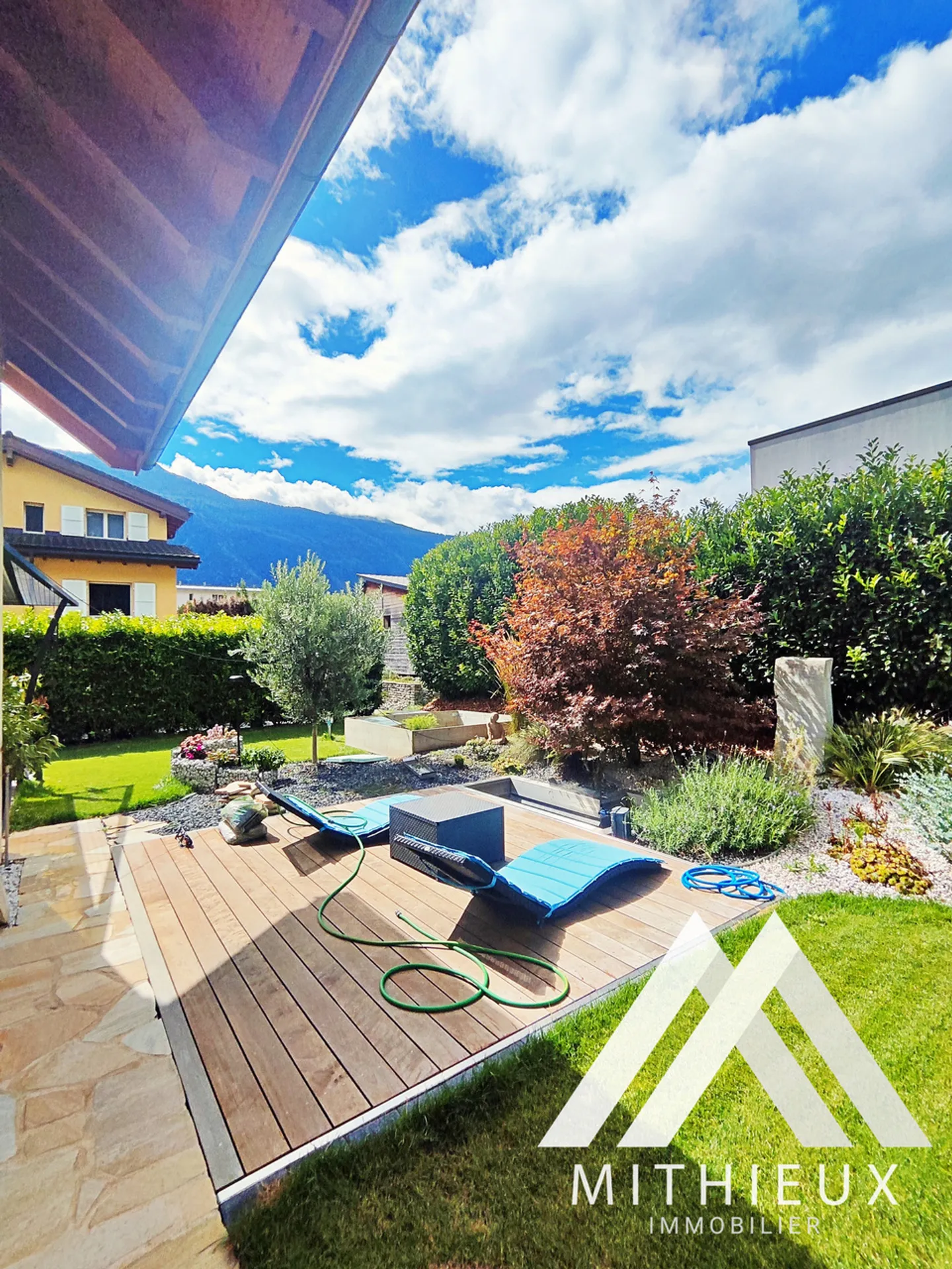 VOLLSTÄNDIGE, HELLER VILLA MIT 5,5 ZIMMERN UND GARTEN - Foto 19 von 22
