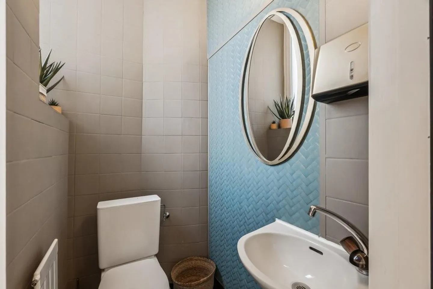 Spazio commerciale con 5 stanze, balcone e posizione centrale a Zurigo - Foto 8 di 11