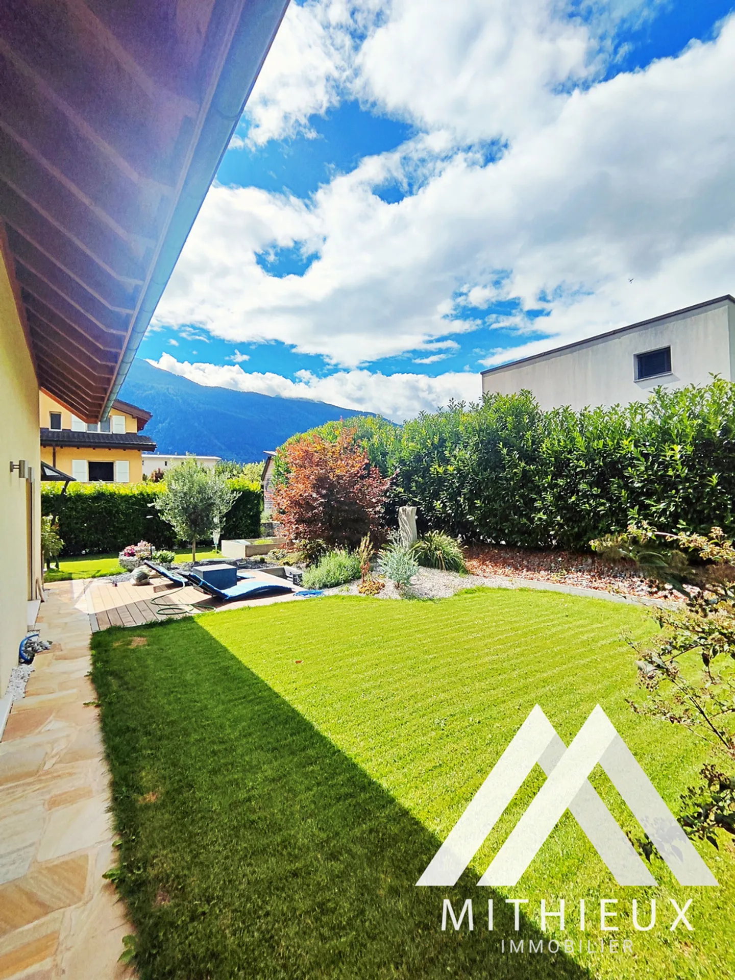 VOLLSTÄNDIGE, HELLER VILLA MIT 5,5 ZIMMERN UND GARTEN - Foto 20 von 22