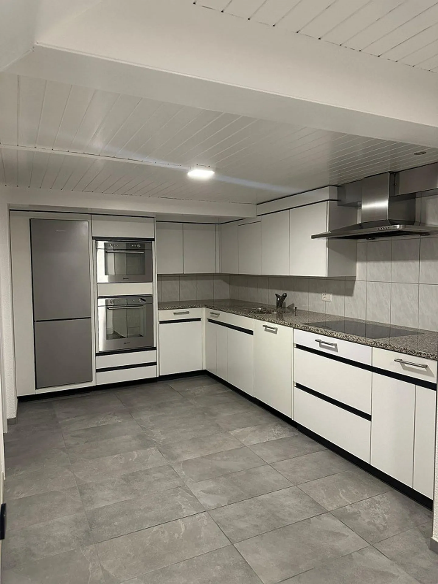 Modern renovated 4.5 room apartment on the ground floor - Photo 7 of 18