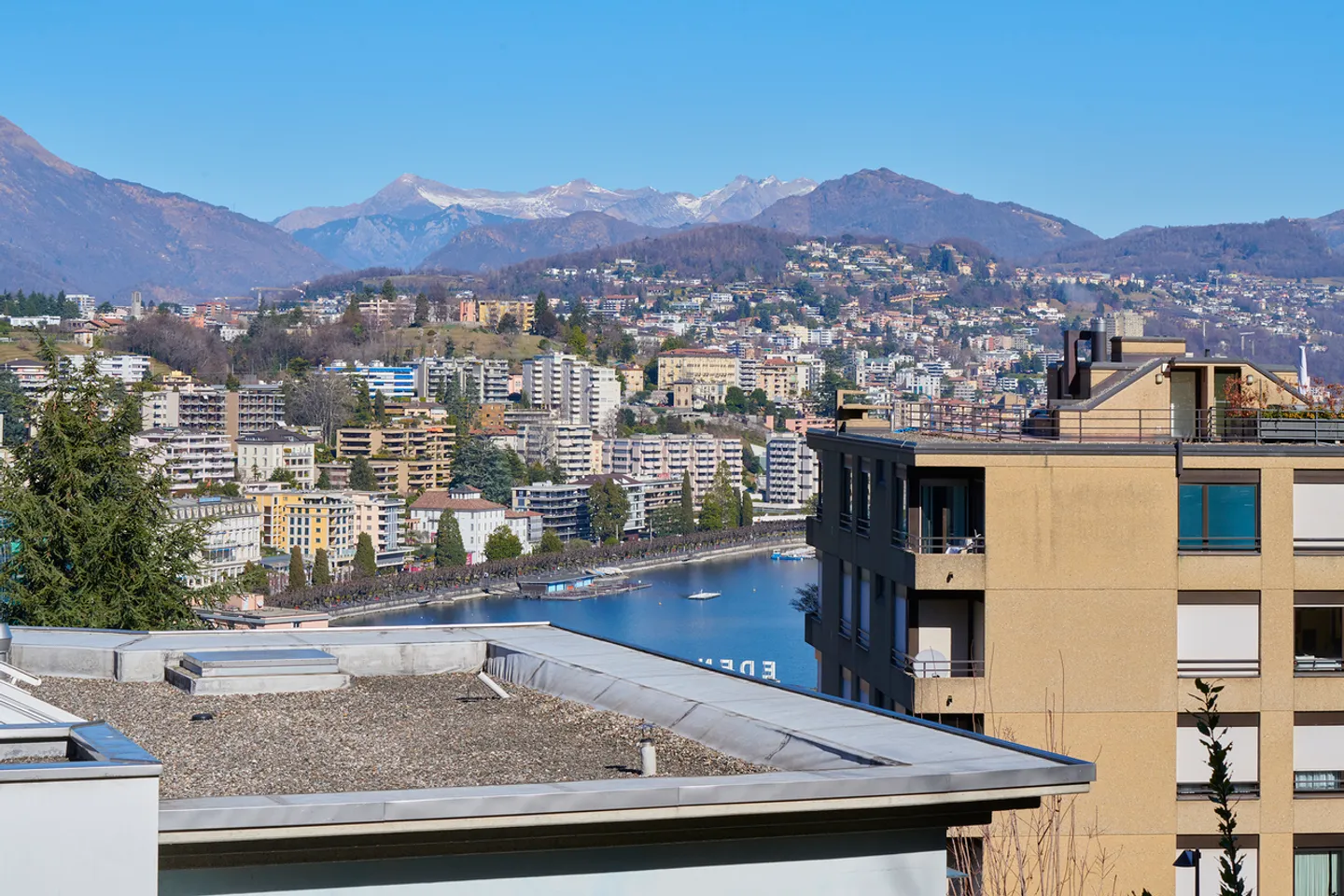 Appartamento di Lusso con Vista Lago - Foto 10 di 14