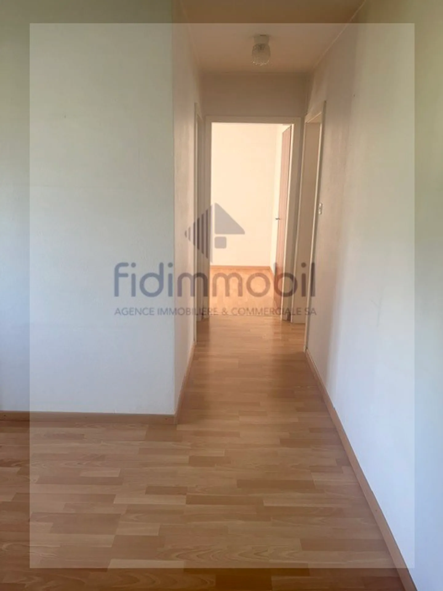 Apartment with 3.5 rooms on the 2nd floor - Photo 4 of 6