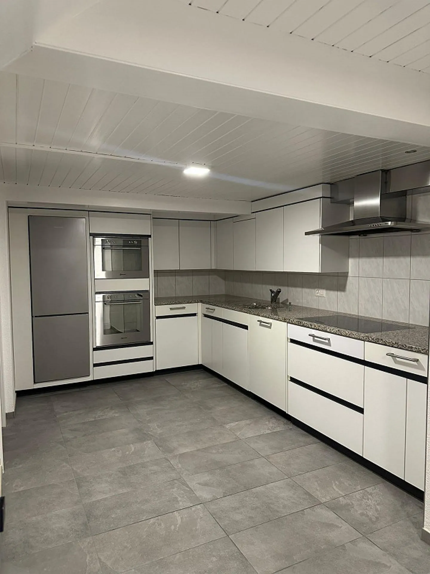 Modern renovated 4.5 room apartment on the ground floor - Photo 17 of 18