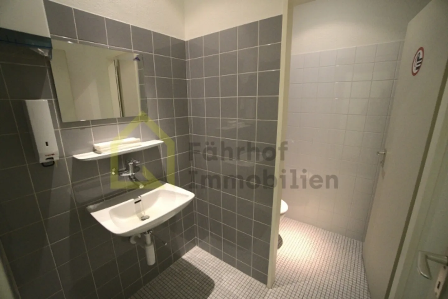 Office - Photo 2 of 13