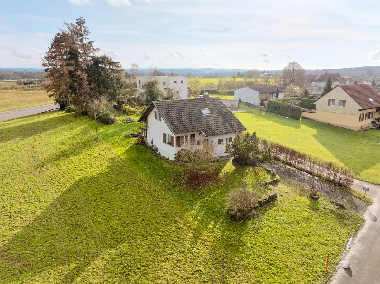 IDEALE PER NUOVI PROGETTI RESIDENZIALI: TERRENO EDIFICABILE DI 1.389 M2 - Foto 2 di 13