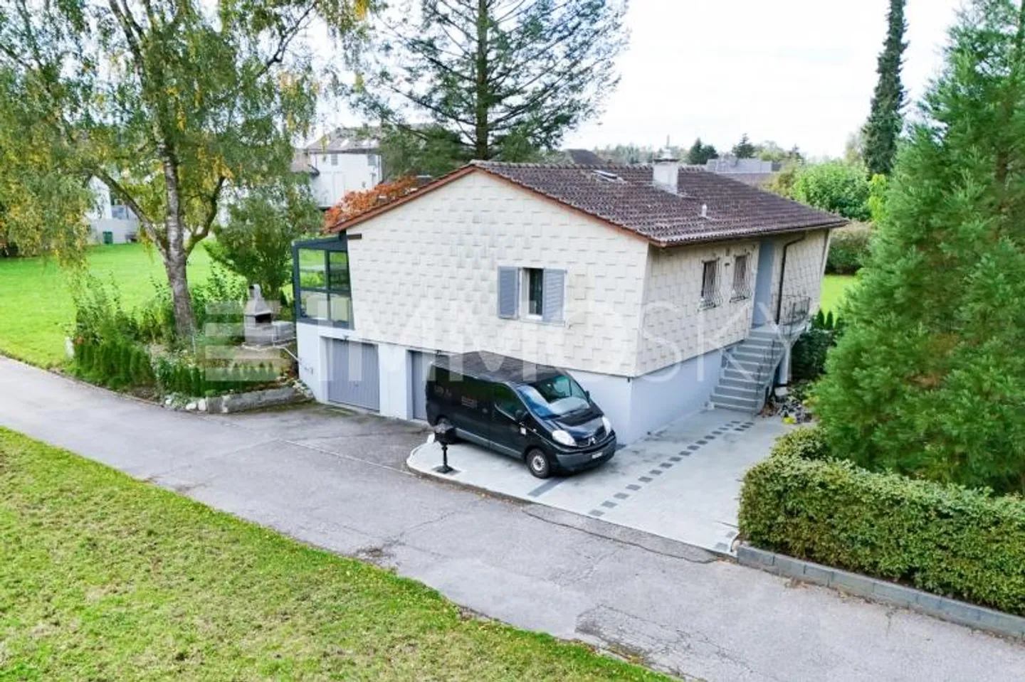 Green around the house, peace in the heart, modern in style - Photo 1 of 8