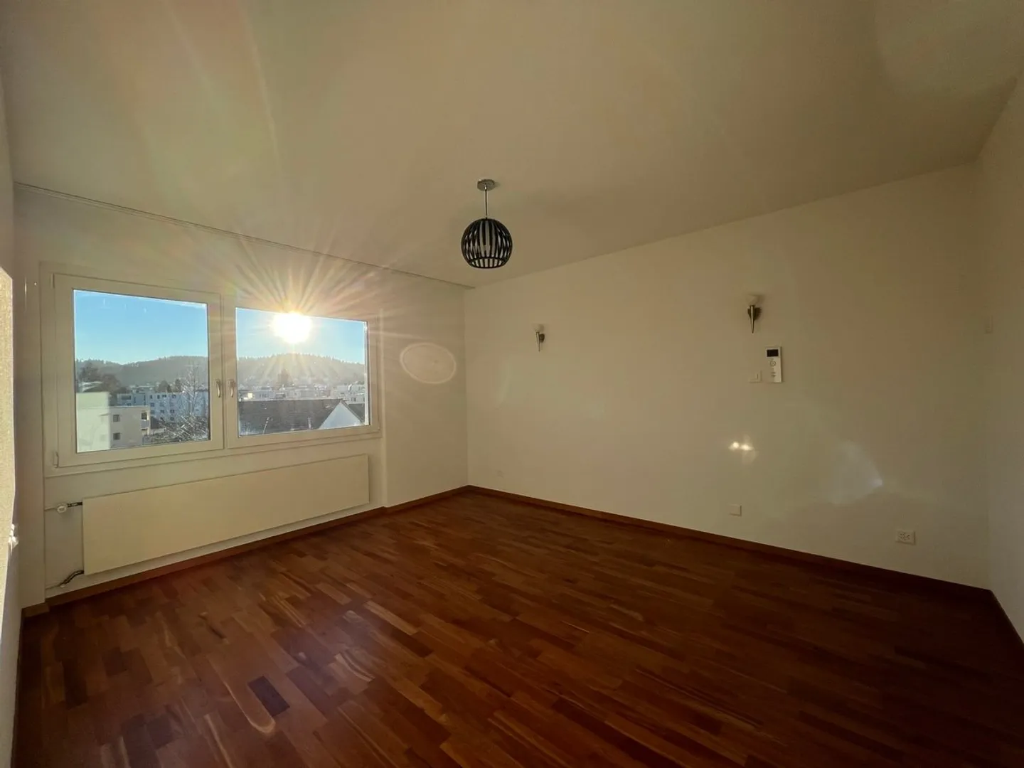 LICHTVERWÖHNTES EINFAMILIENHAUS MIT GROSSZÜGIGEM WINTERGARTEN  EIN ZU - Foto 4 von 5