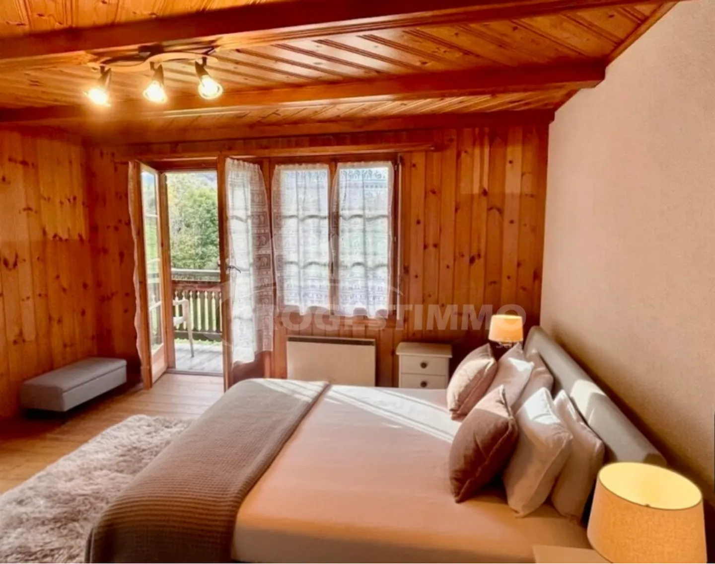 Charming Chalet Apartment - Photo 6 of 9