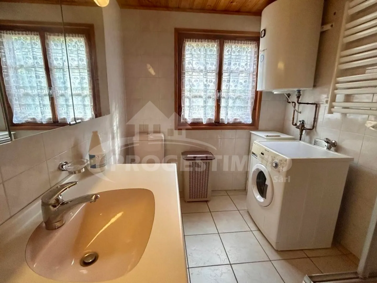 Charming Chalet Apartment - Photo 8 of 9