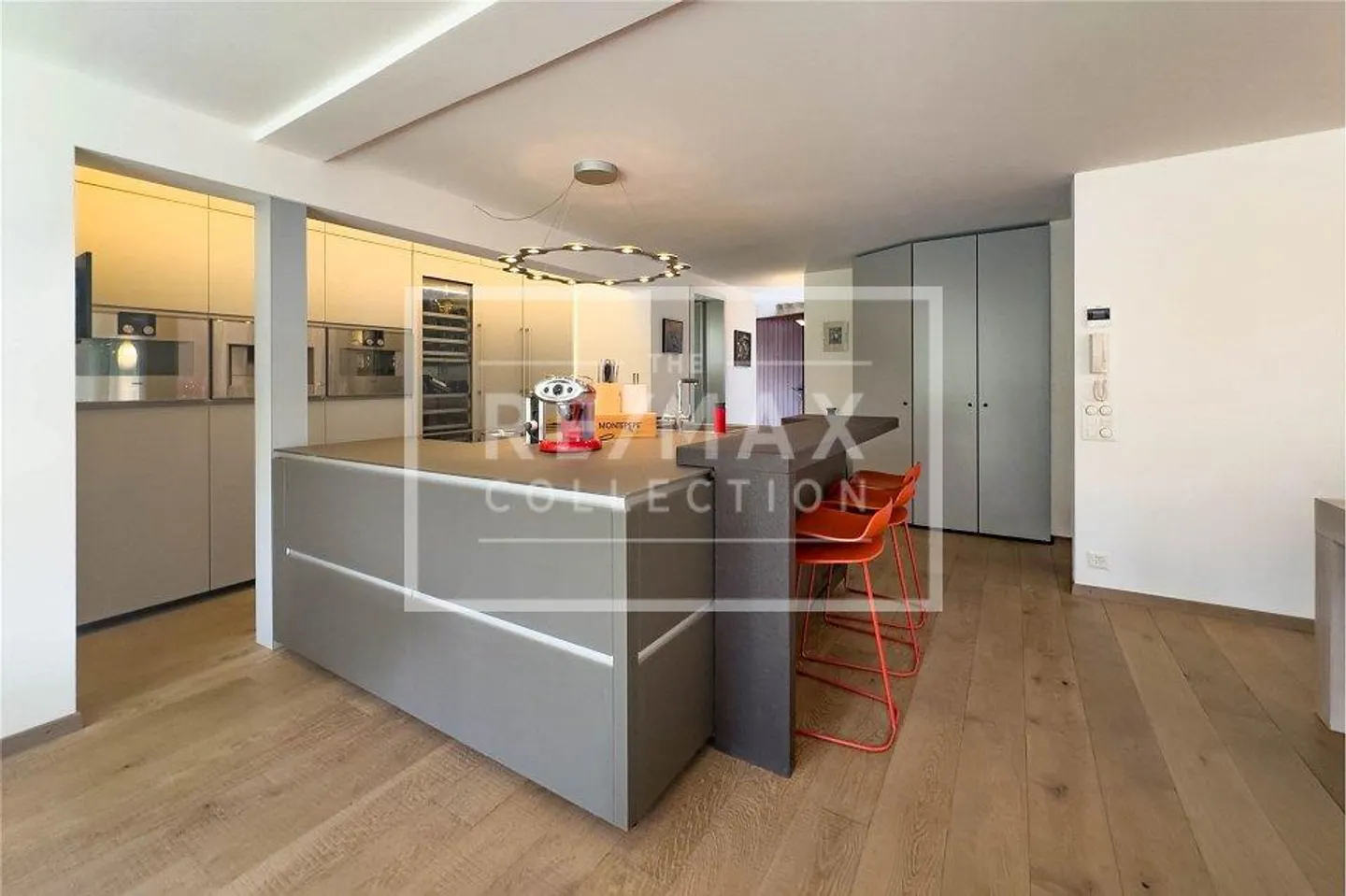 Appartement 3,5 pièces dans une maison bifamiliale avec jardin - Photo 2 sur 13