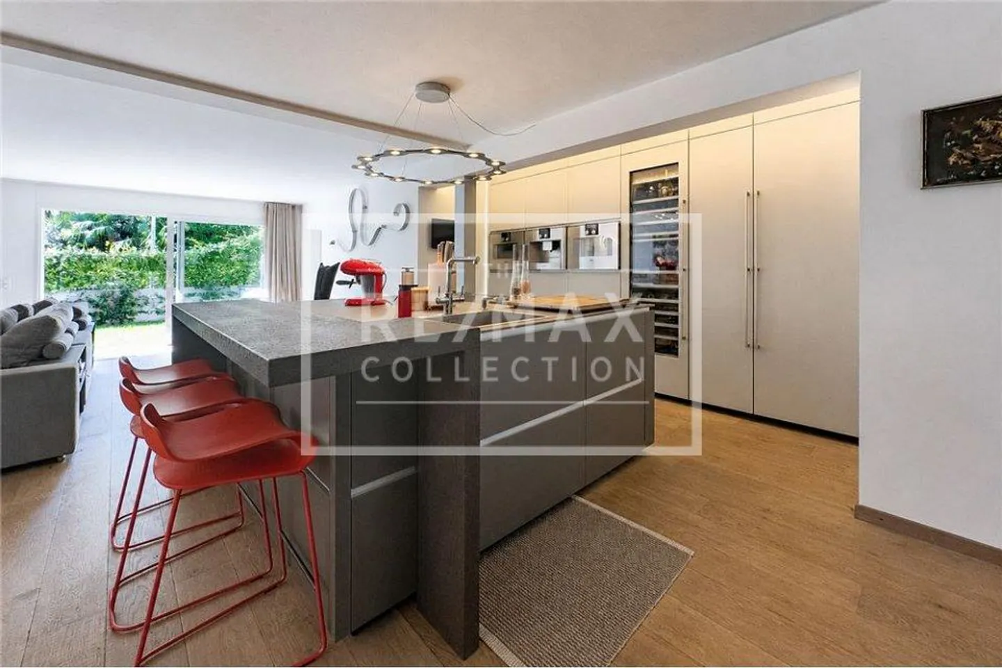 Appartement 3,5 pièces dans une maison bifamiliale avec jardin - Photo 4 sur 13