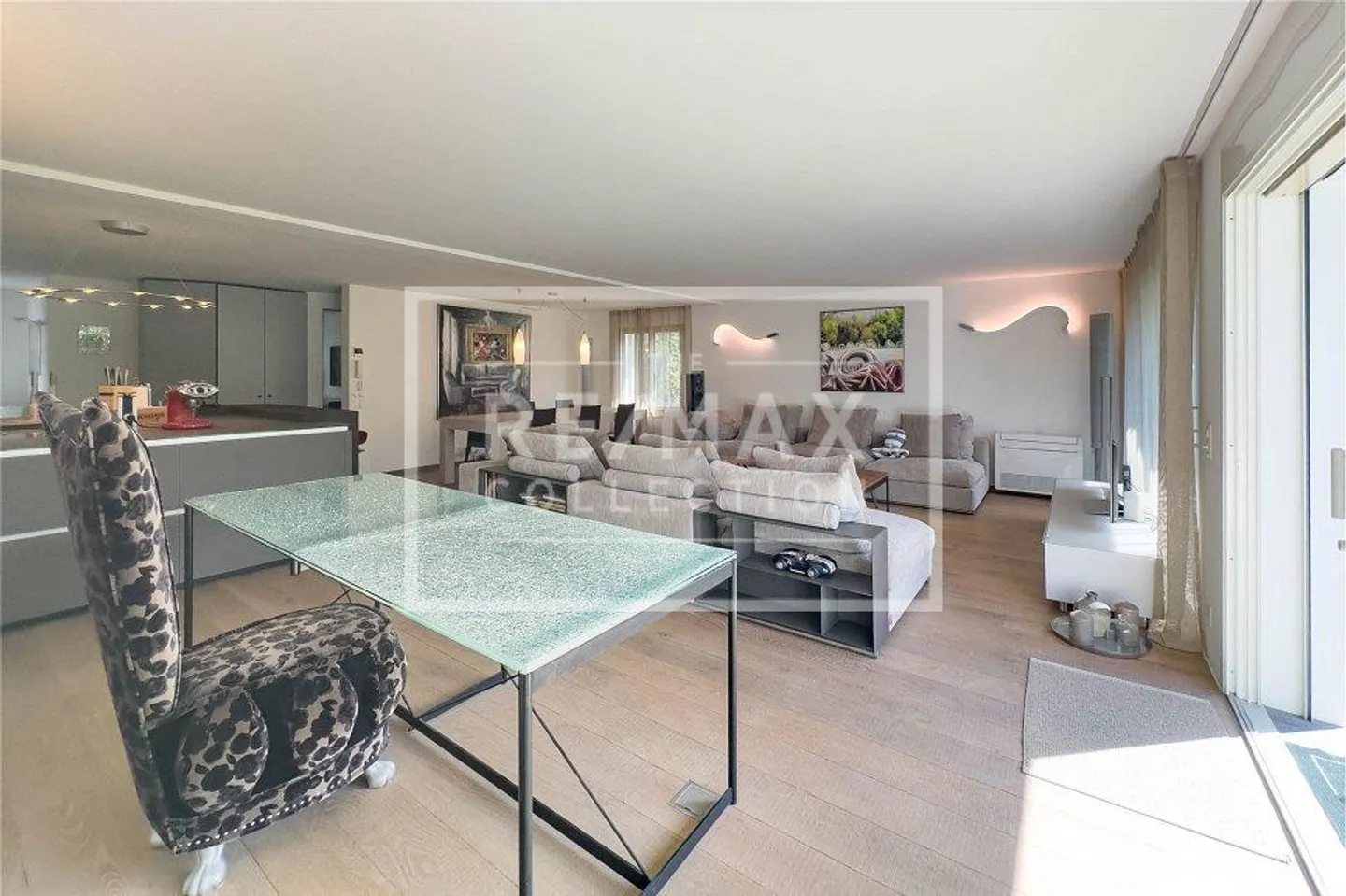 Appartement 3,5 pièces dans une maison bifamiliale avec jardin - Photo 9 sur 13