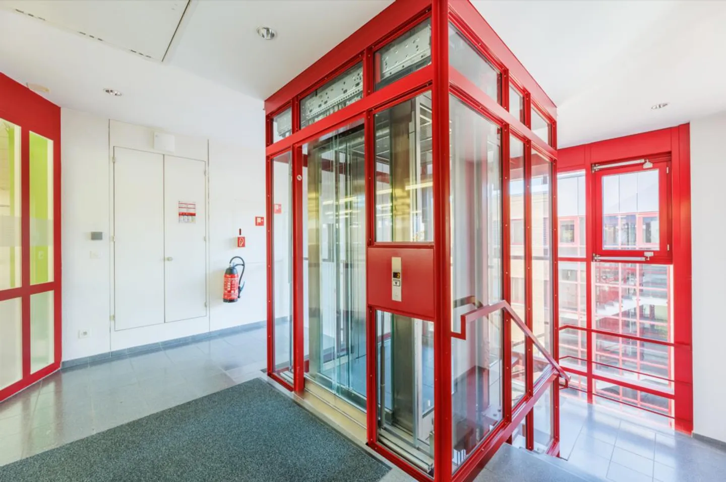 Bright Office Space in Bottmingen! - Photo 4 of 7