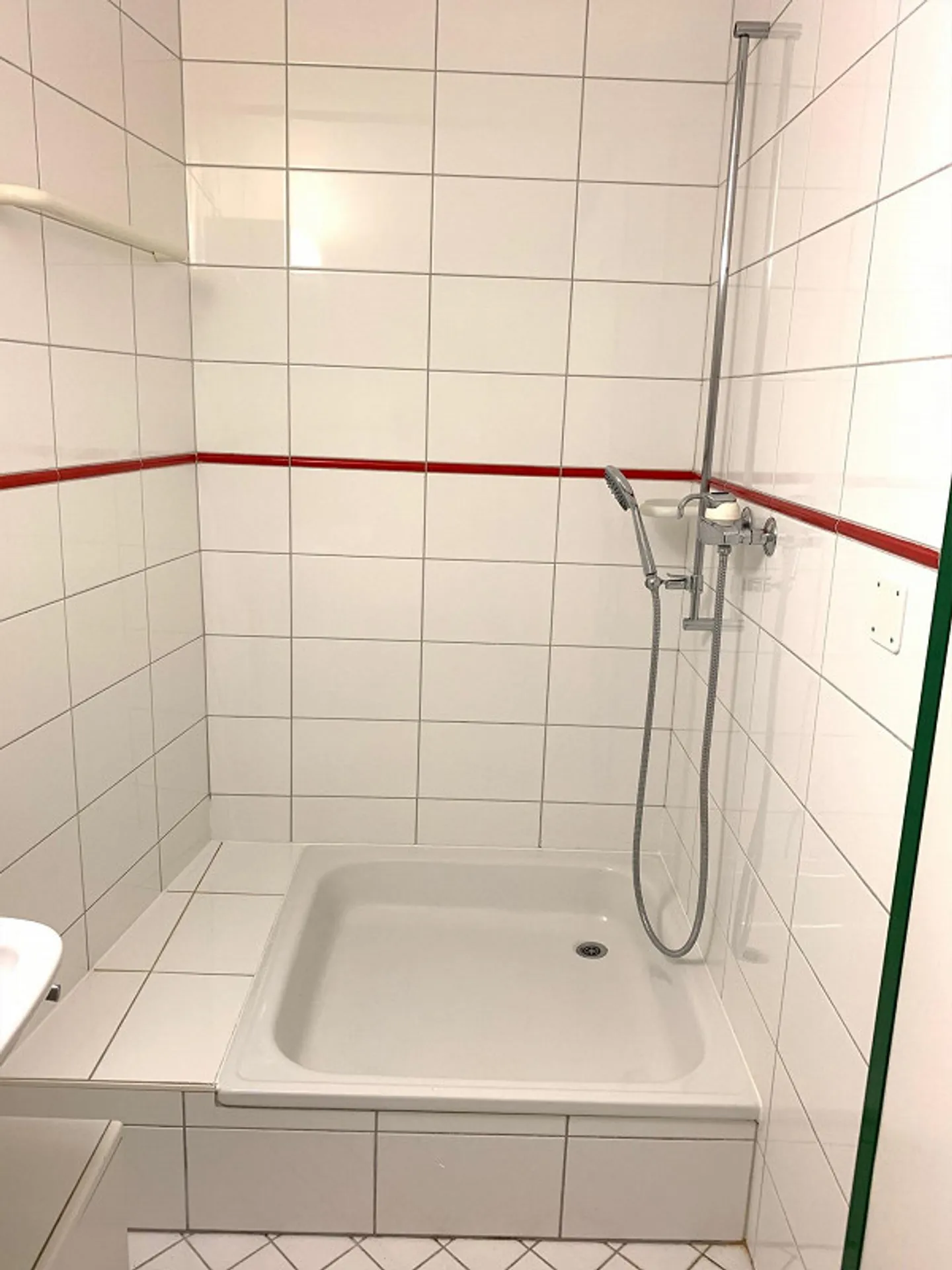 Wunderschöne Duplexwohnung mit Mansardendach im Herzen von Fribourg - Foto 4 von 4