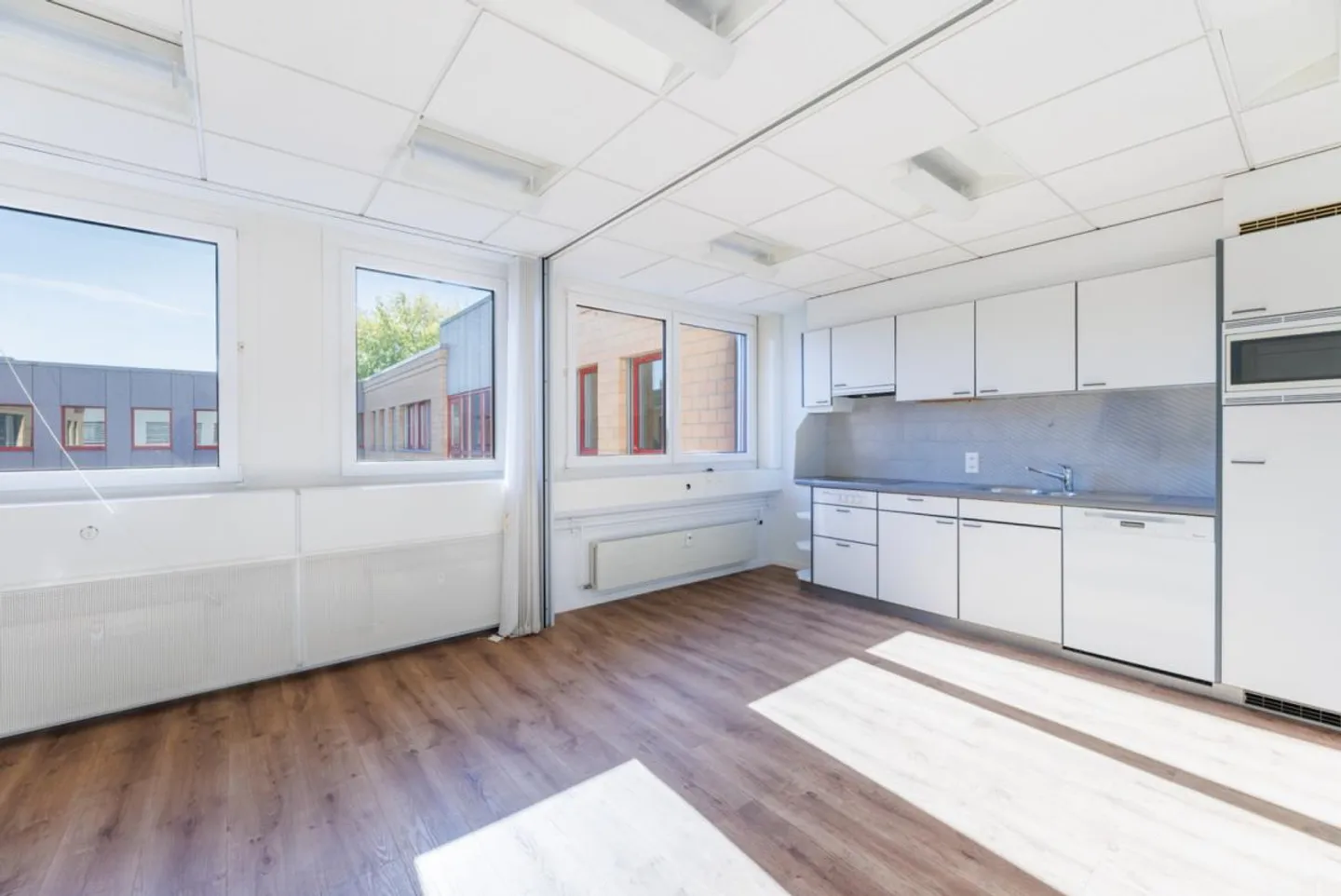Bright Office Space in Bottmingen! - Photo 7 of 7