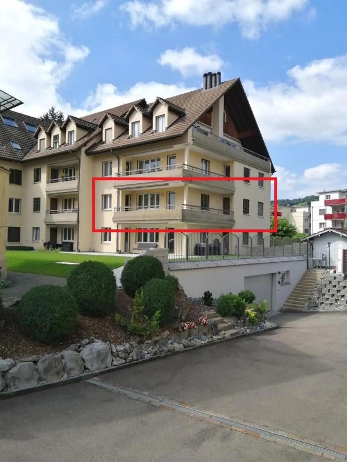 Ampio appartamento di 4,5 stanze con locale di servizio integrato - Foto 1 di 11
