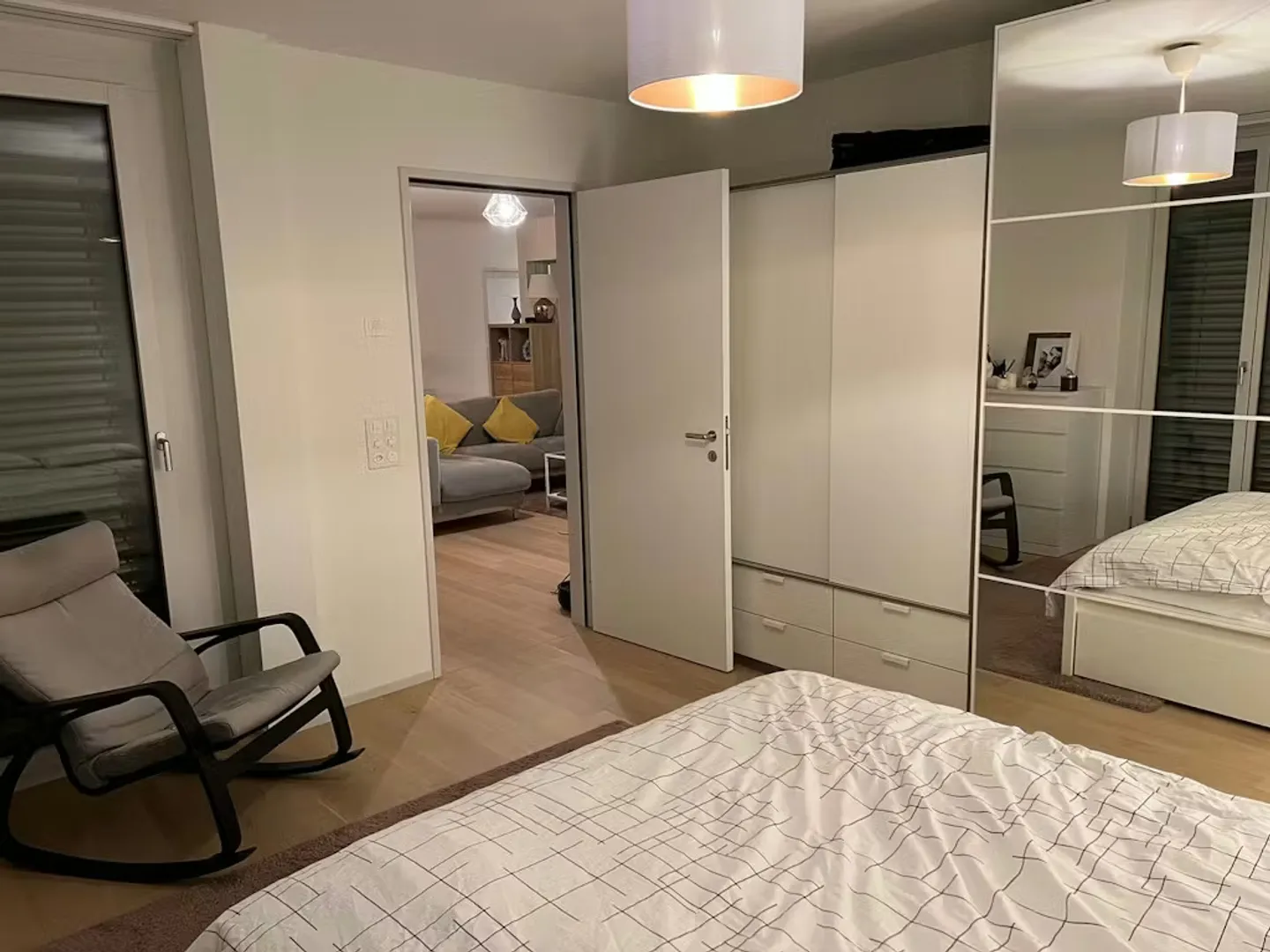 Chic Apartment in Zürich - Photo 3 of 4