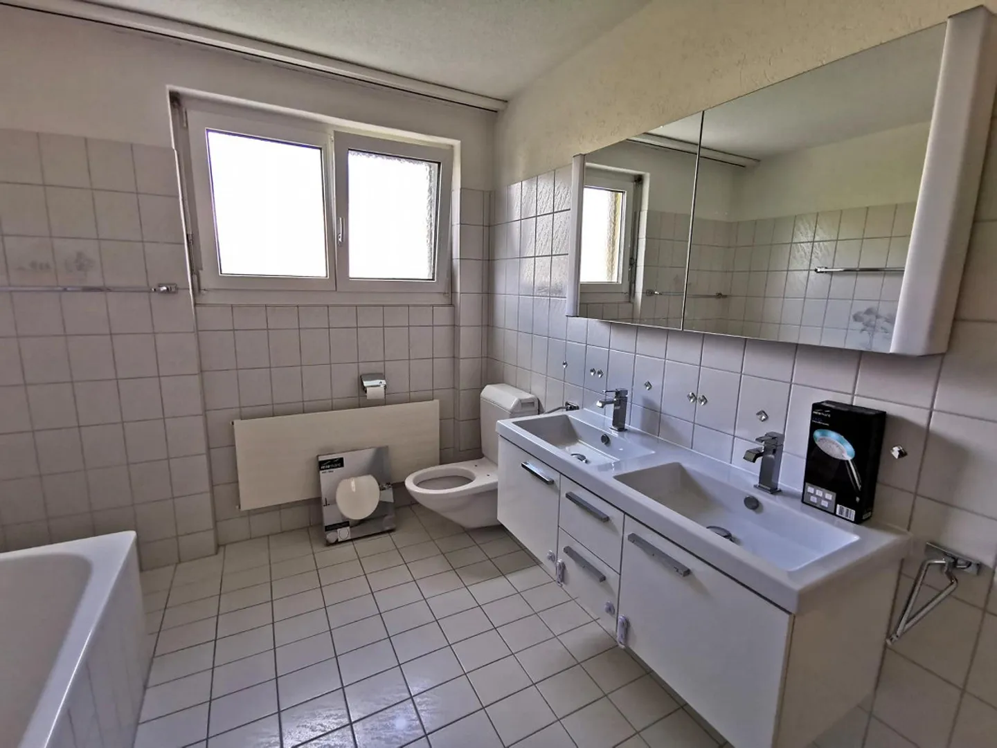 Ampio appartamento di 4,5 stanze con locale di servizio integrato - Foto 5 di 11