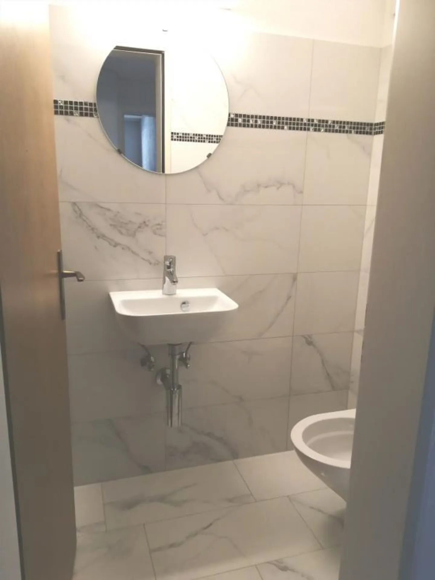 Ampio appartamento di 4,5 stanze con locale di servizio integrato - Foto 8 di 11