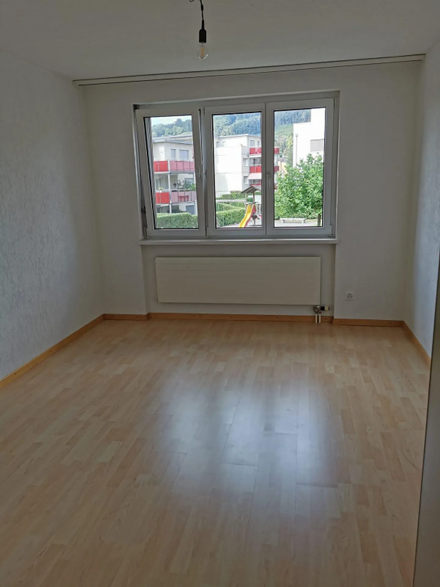 Ampio appartamento di 4,5 stanze con locale di servizio integrato - Foto 11 di 11
