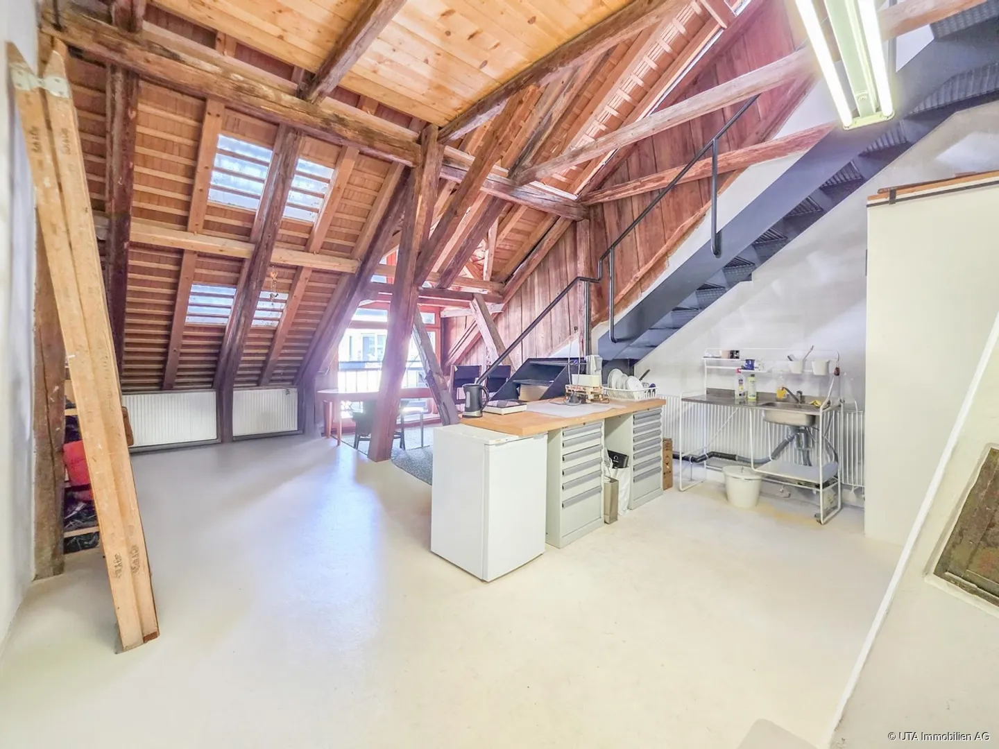 Beautiful spacious old town apartment in the heart of the city - Photo 8 of 13