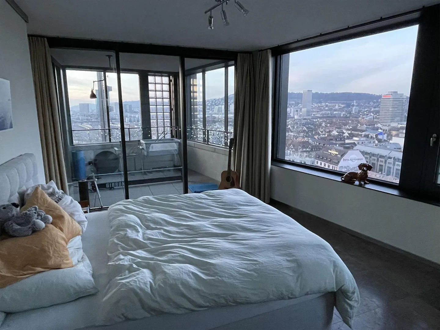 Spectacular Top Apartment on Europaallee - Photo 2 of 8