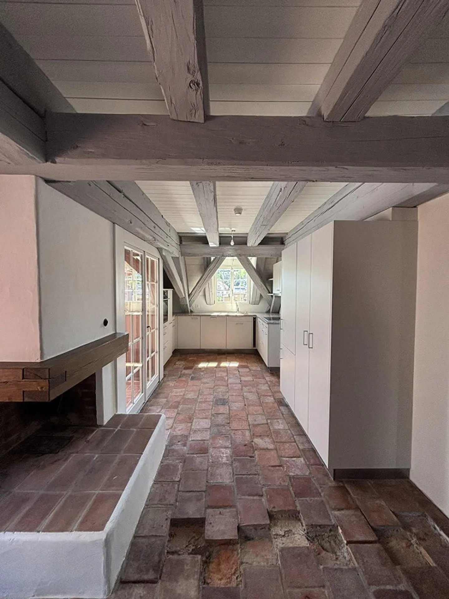 Renovated 3.5-room maisonette apartment for rent in Liestal - Photo 2 of 12