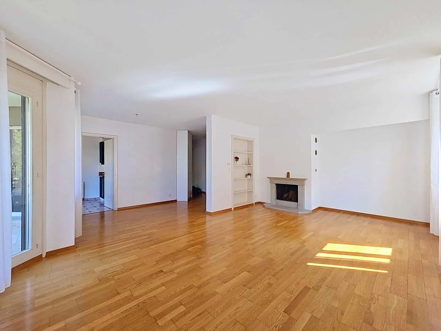 Appartamento spazioso a Yverdon - Foto 3 di 13