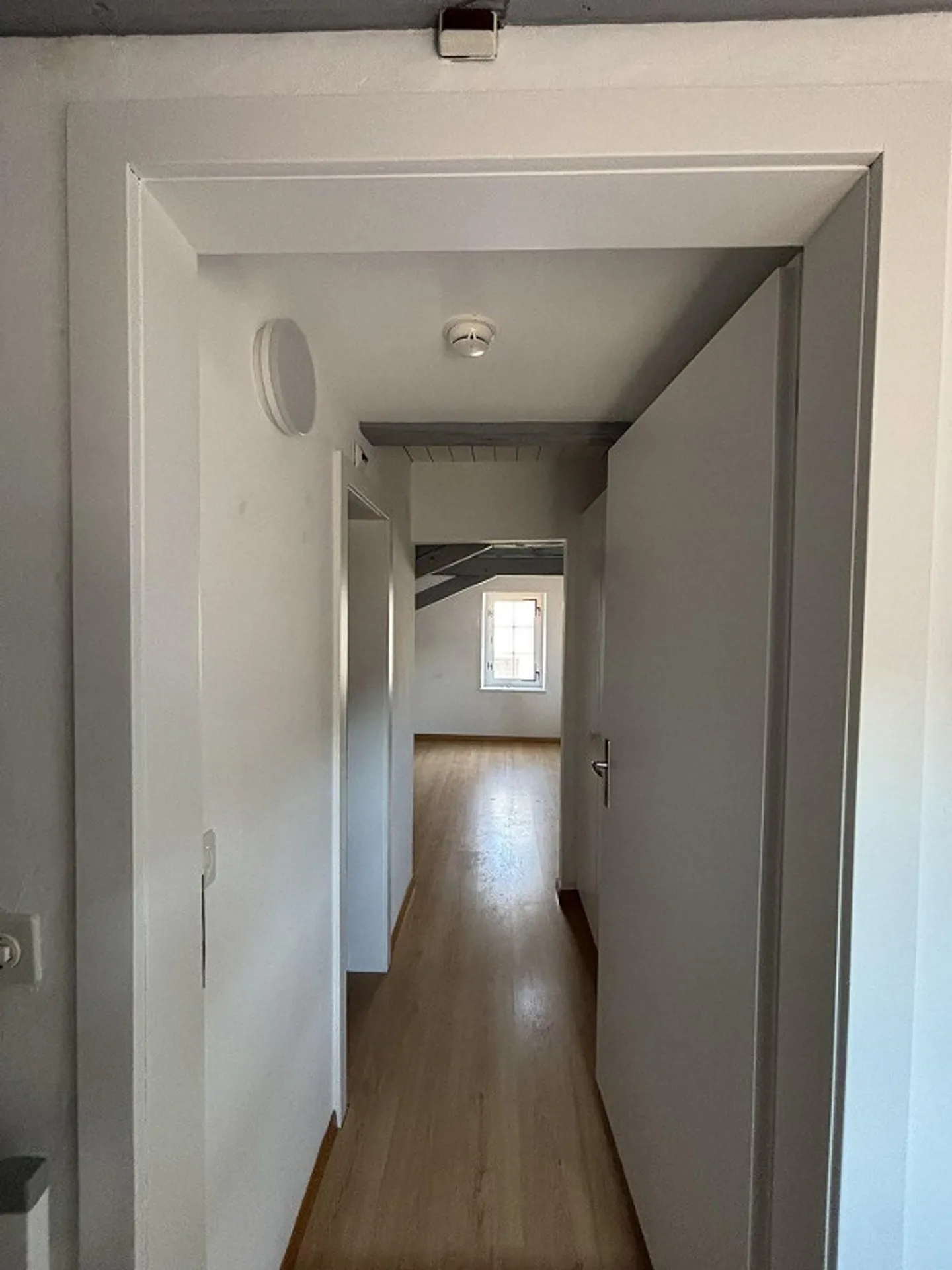Renovated 3.5-room maisonette apartment for rent in Liestal - Photo 7 of 12