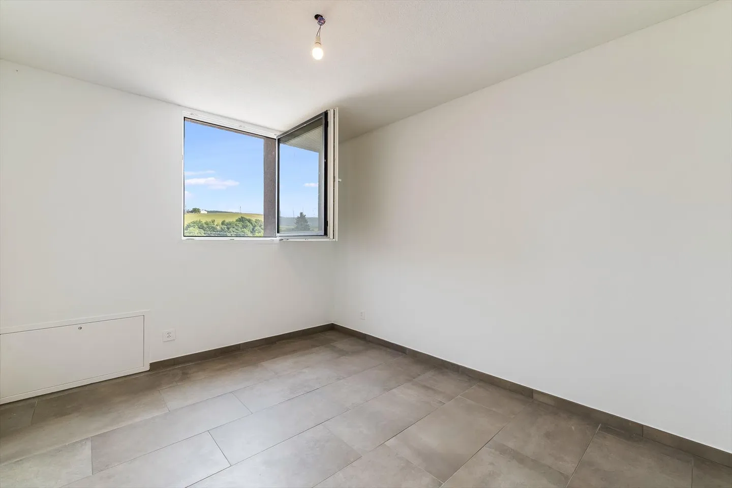 Appartement 4.5 pièces idéalement situé - Photo 4 sur 9