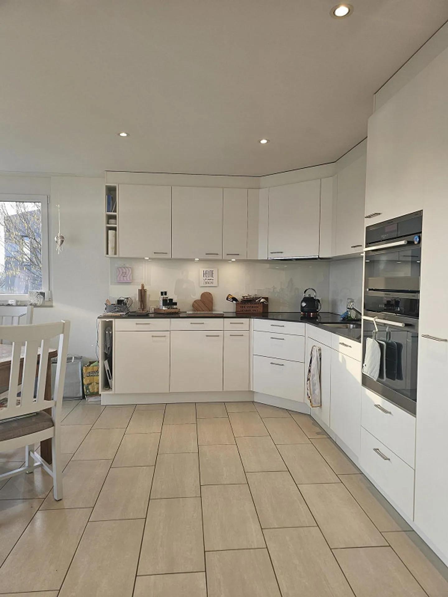 Friendly, bright, modern 4.5 room apartment - New tenants from May 1st - Photo 2 of 27