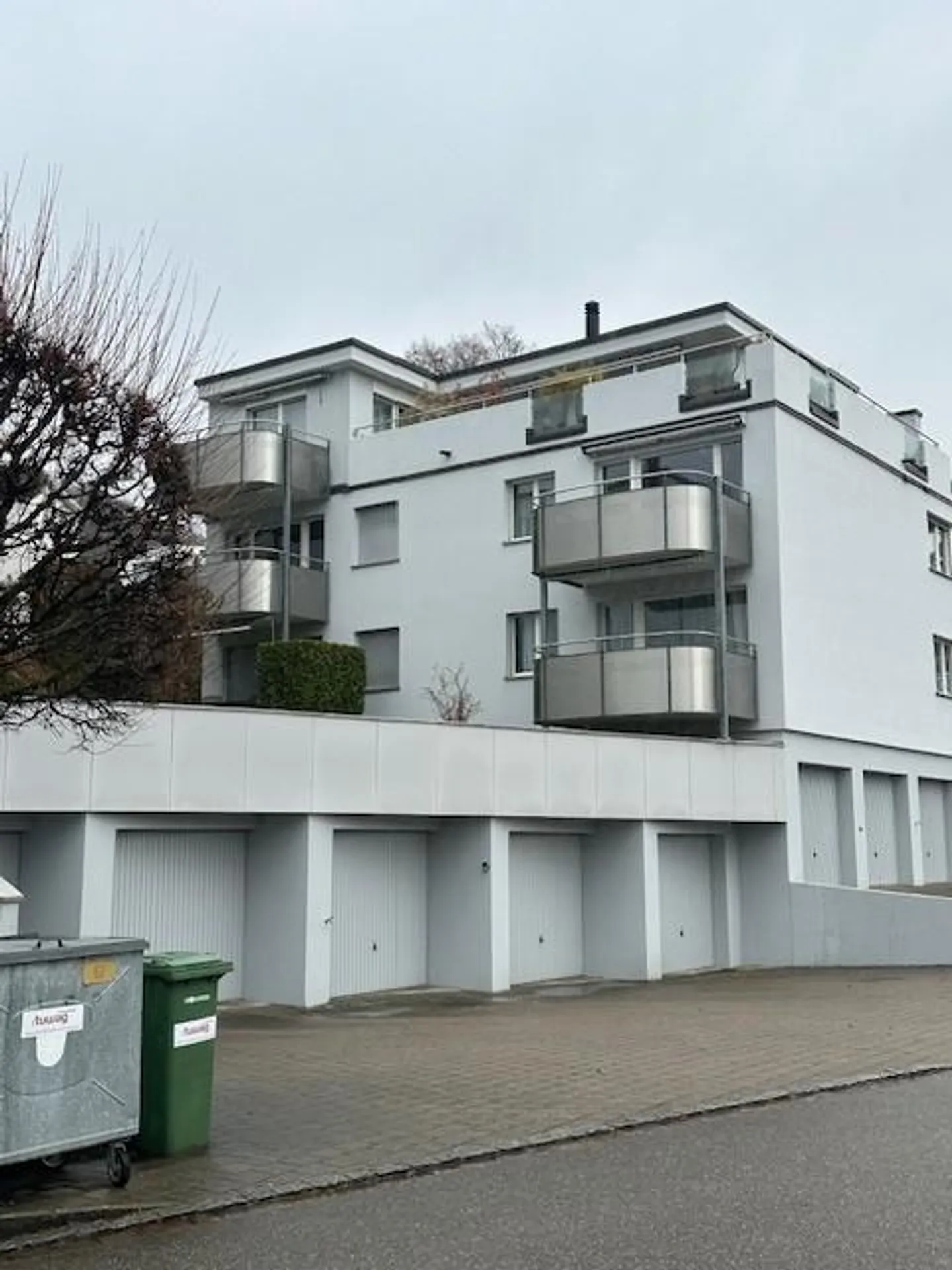 3.5 Room Apartment in a Quiet Location in Adliswil - Photo 1 of 13