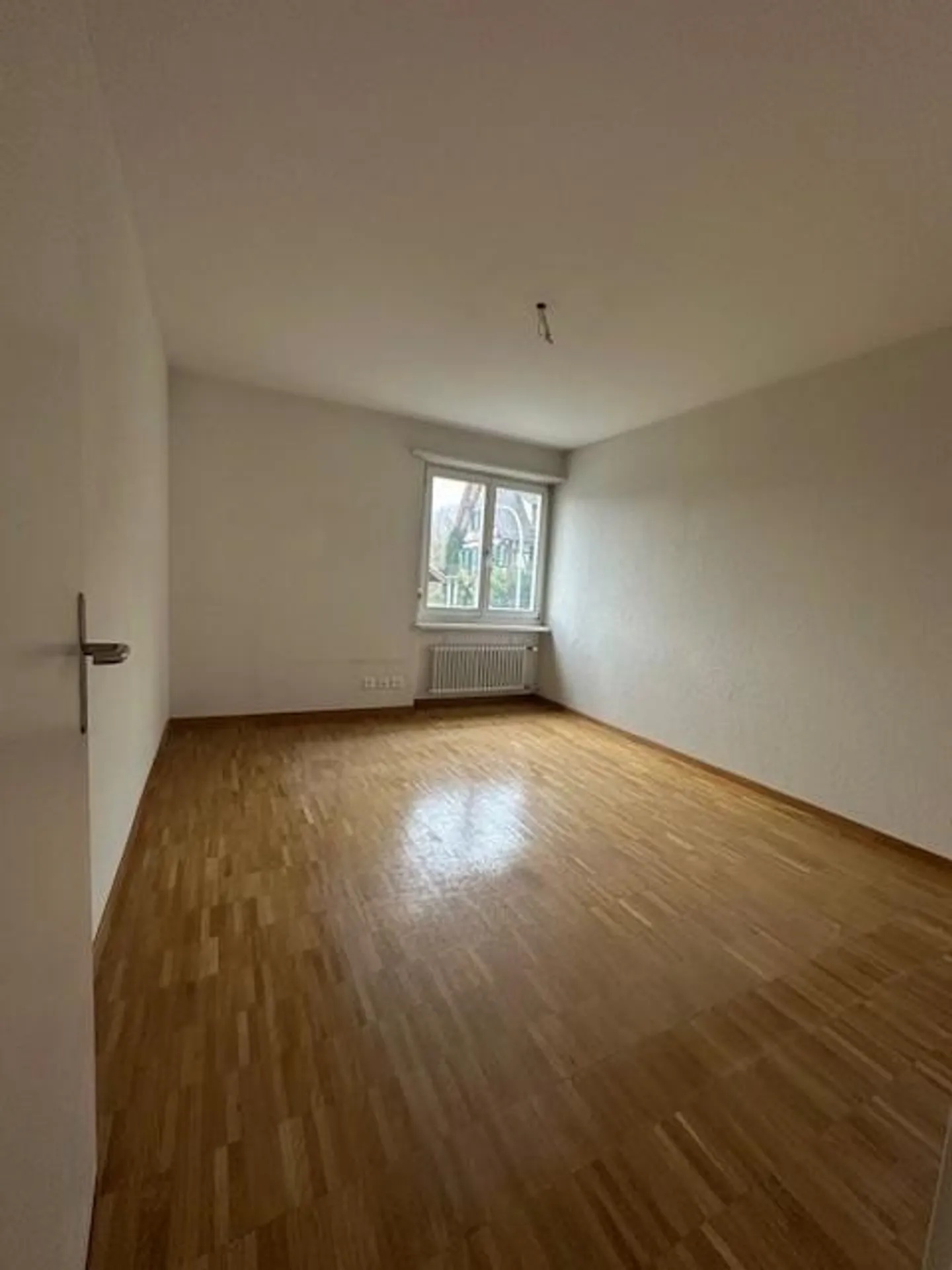 3.5 Room Apartment in a Quiet Location in Adliswil - Photo 4 of 13